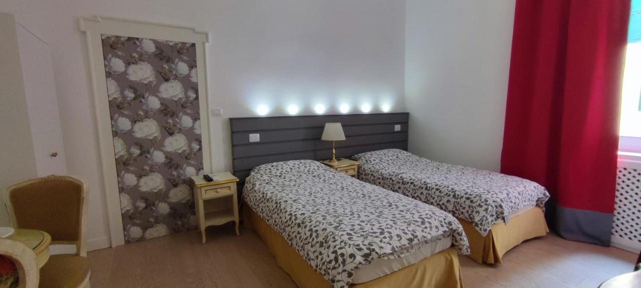 Doppel-/Zweibettzimmer mit eigenem Bad